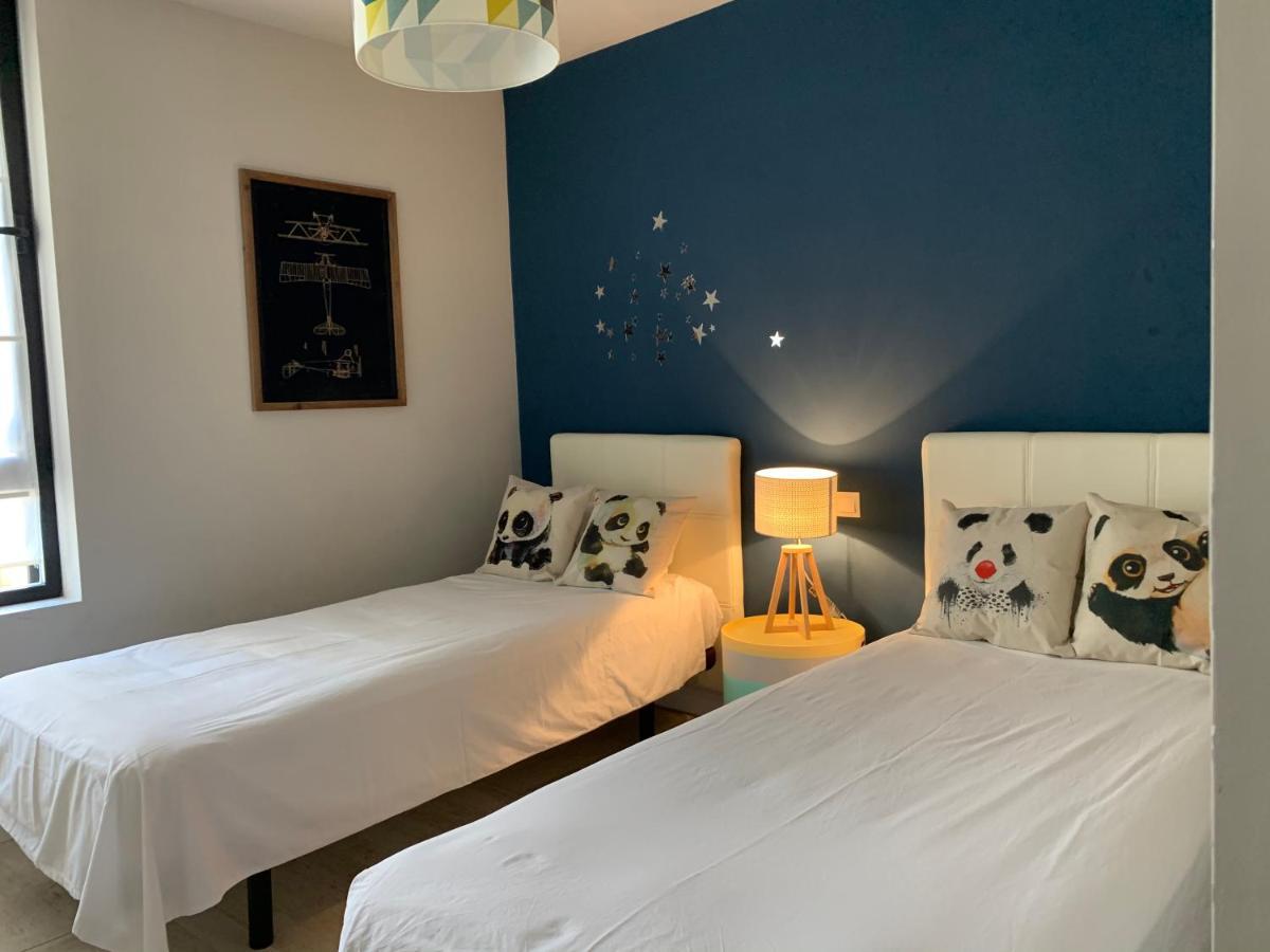 Luxury House 110 M2 On The Beach, Pool, Parking Torremolinos Exteriör bild